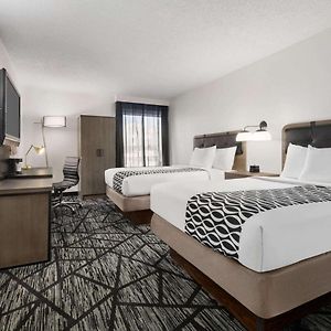 One-Bedroom Suite Two Double Beds Non-Smoking